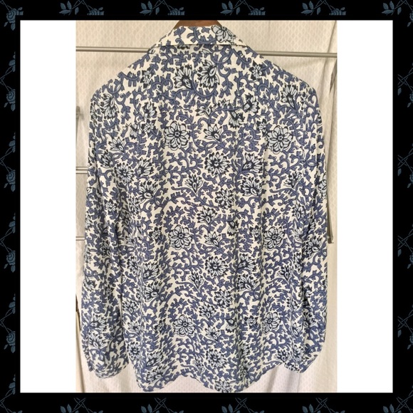 Ann Taylor LOFT roll tab long sleeve top blouse M - Picture 3 of 3